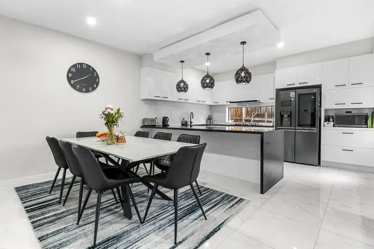 Fourth view of Homely townhouse listing, 2/9 Oak Hill Road, Mount Waverley VIC 3149