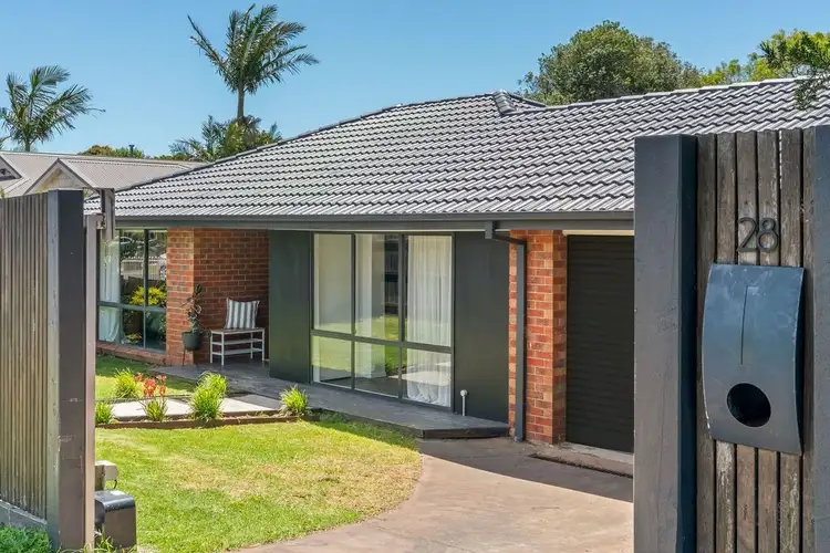 28 Sunningdale Road, Rosebud VIC 3939