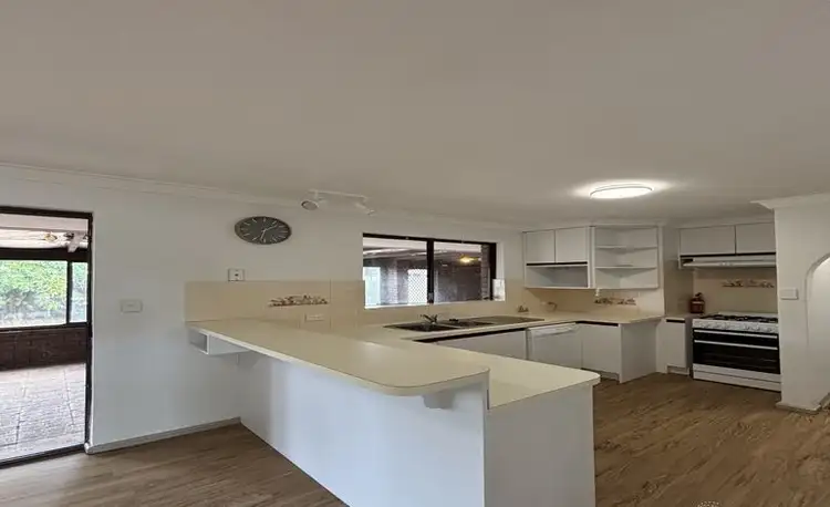 Fifth view of Homely house listing, 20 Glenhurst Court, Camillo WA 6111