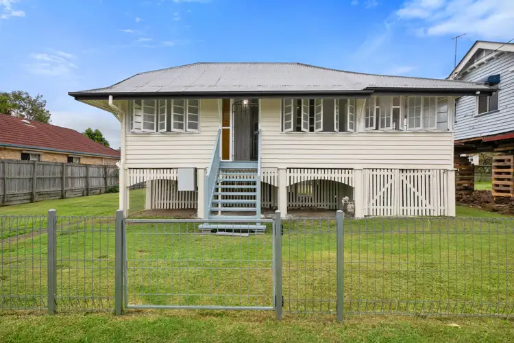 10 Strong Avenue, Graceville QLD 4075