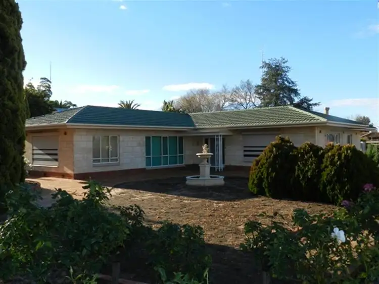 11 Fourth St, Loxton SA