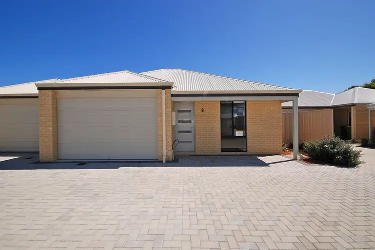 V9, 5 Moonlight Crescent, Jurien Bay WA 6516