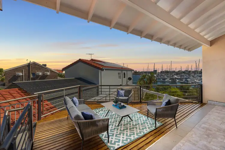 7 Australia Two Avenue