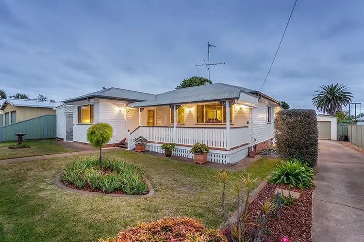 7 Stehn Street, Harristown QLD 4350