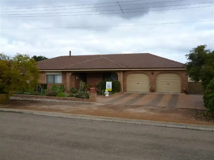 2 Sutherland Ct, Katanning WA