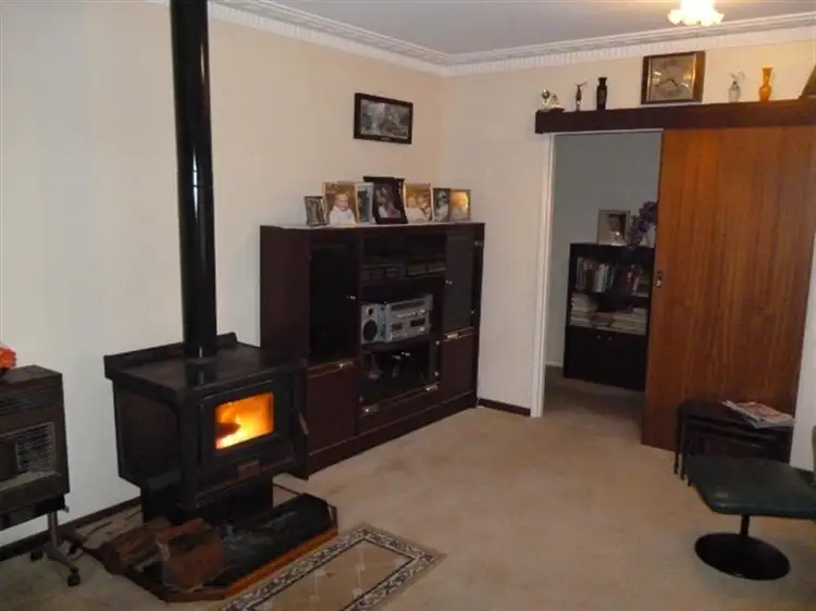 Fourth view of Homely house listing, 2 Sutherland Ct, Katanning WA