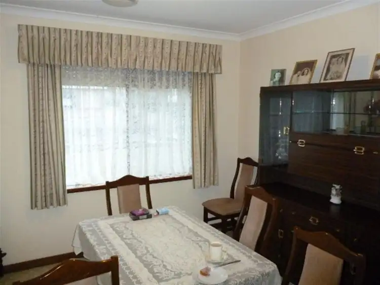 Fifth view of Homely house listing, 2 Sutherland Ct, Katanning WA
