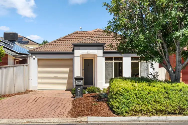 14 Dovecote Street
