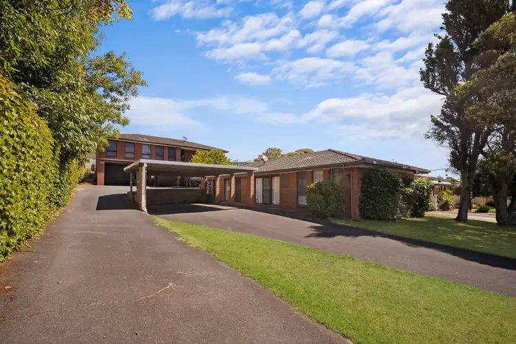 11 Koroit Street