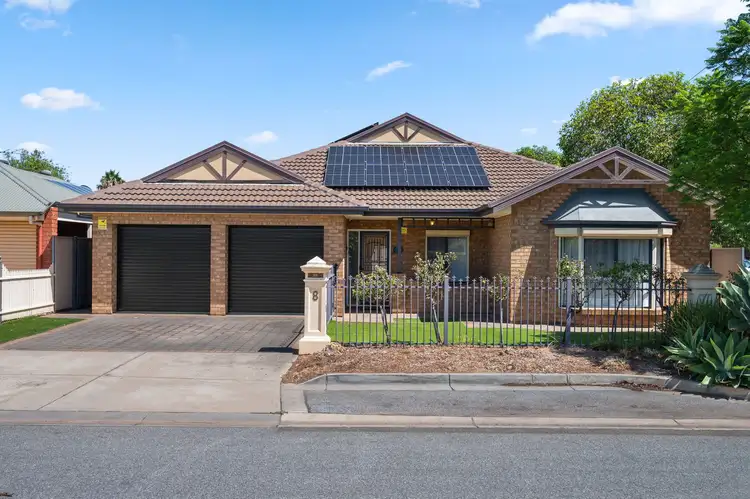 8 Thompson Court
