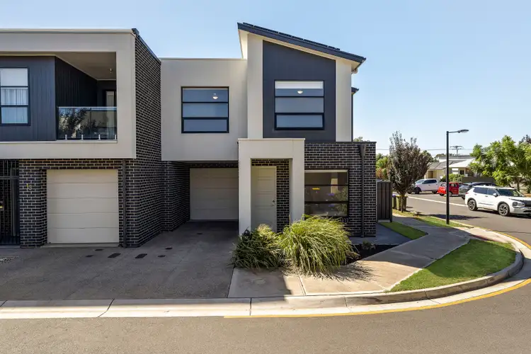 17 Harley Place