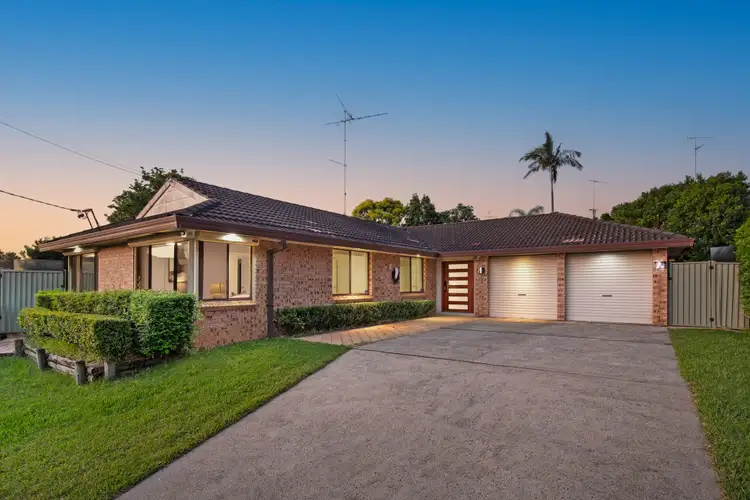 8 John Albert Close