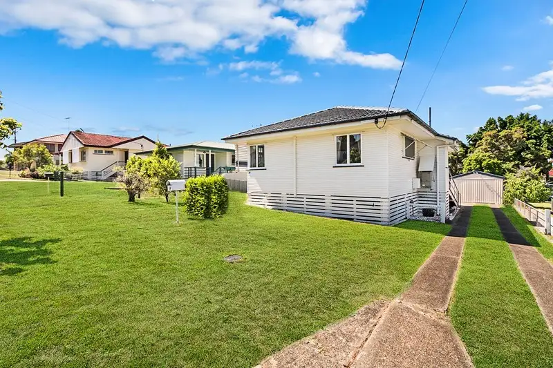 Main view of Homely house listing, 10 Hellyer Street, Wynnum West QLD 4178
