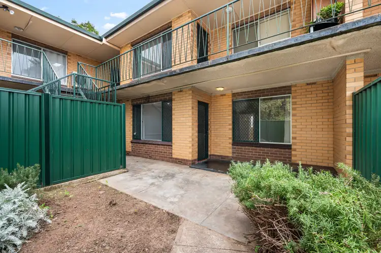 10 Swan Avenue