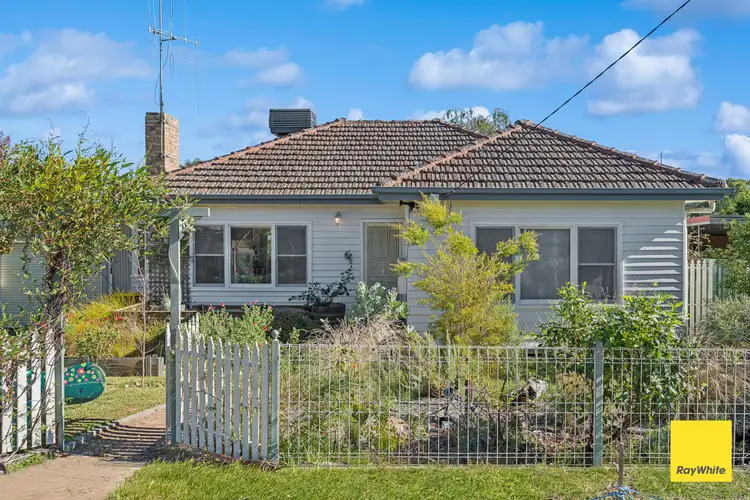 6 Weatherall Street