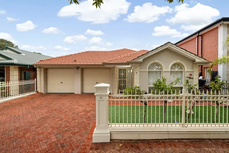 11 Hallett Boulevard