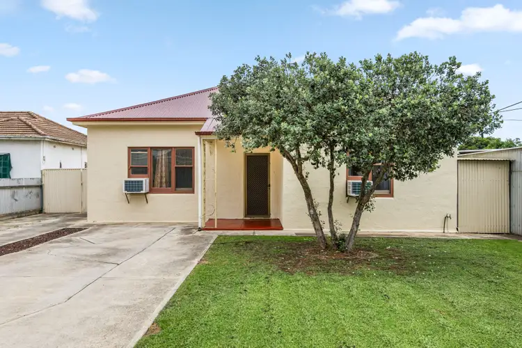 26 Kinnaird Avenue
