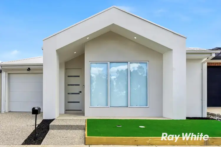 8 Mimicus Drive