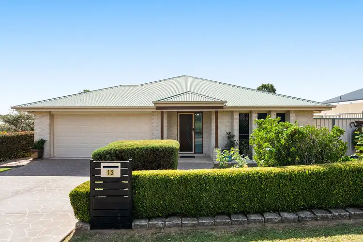 12 Naomi Drive