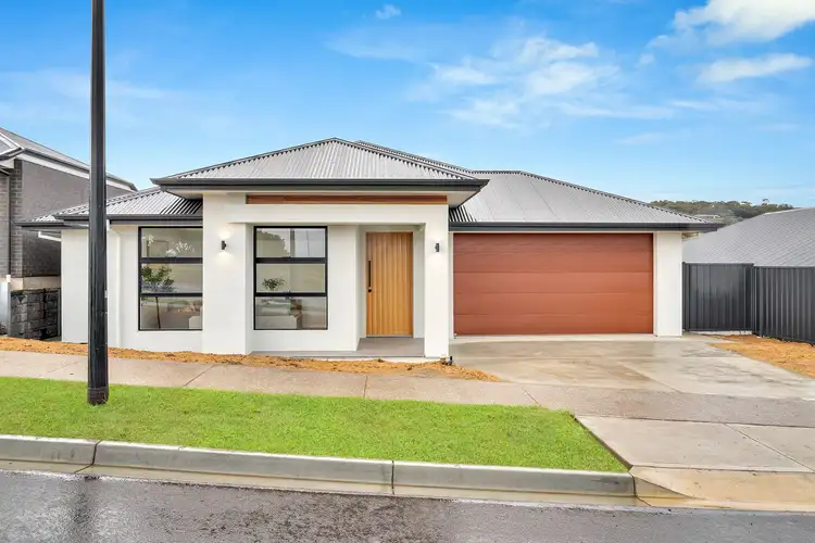 8 Aurora Drive