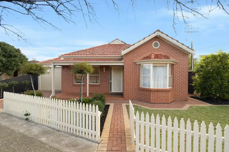 18 Westall Avenue