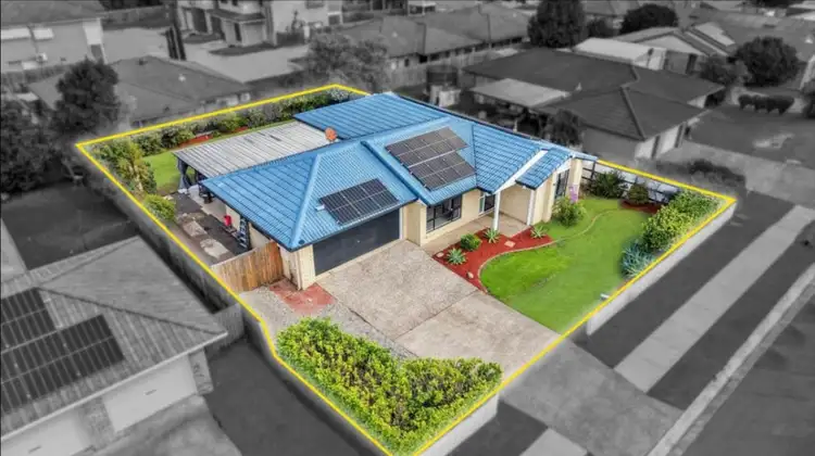 4 Riseborough Crescent