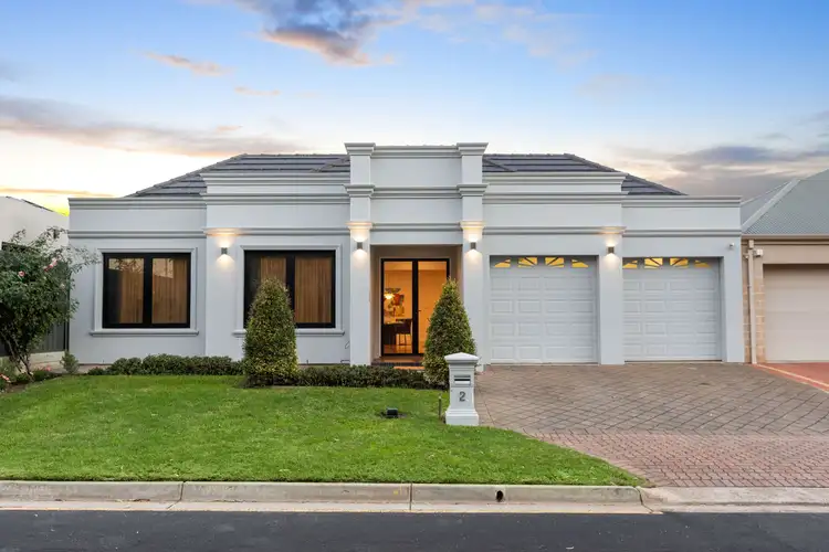 2 Manning Street