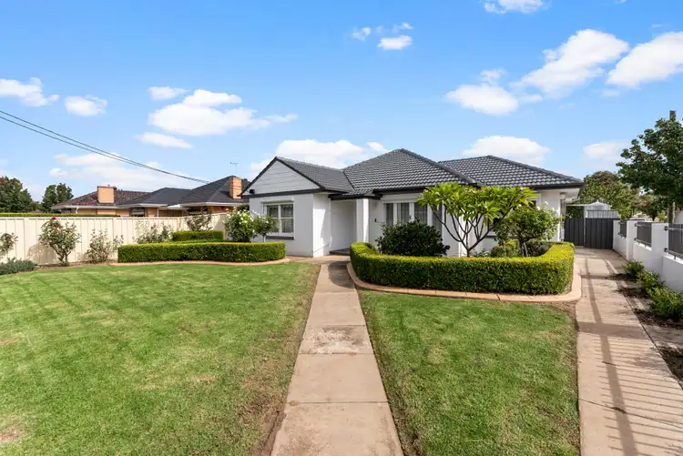 7 David Avenue