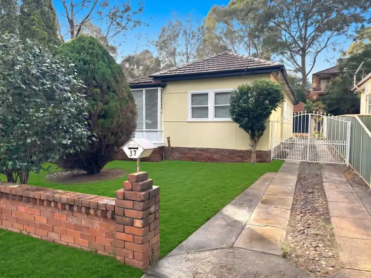 37 KARNE STREET South