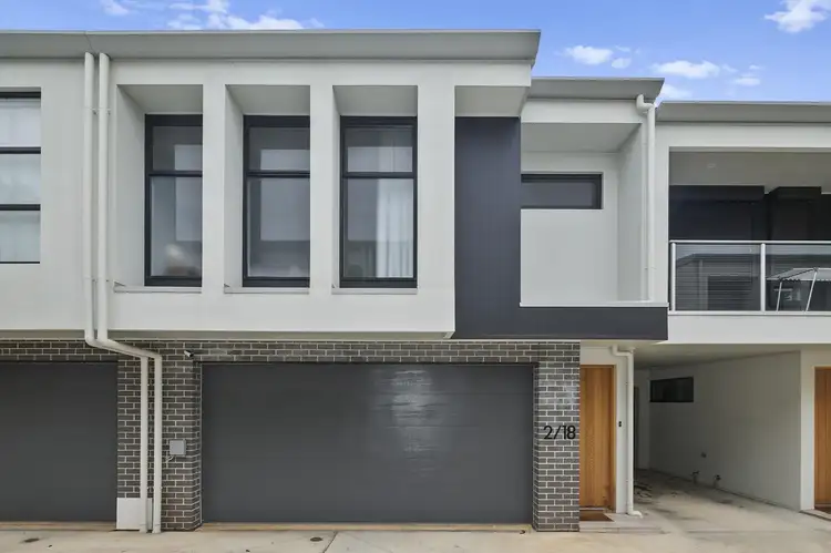 18 Dutton Avenue