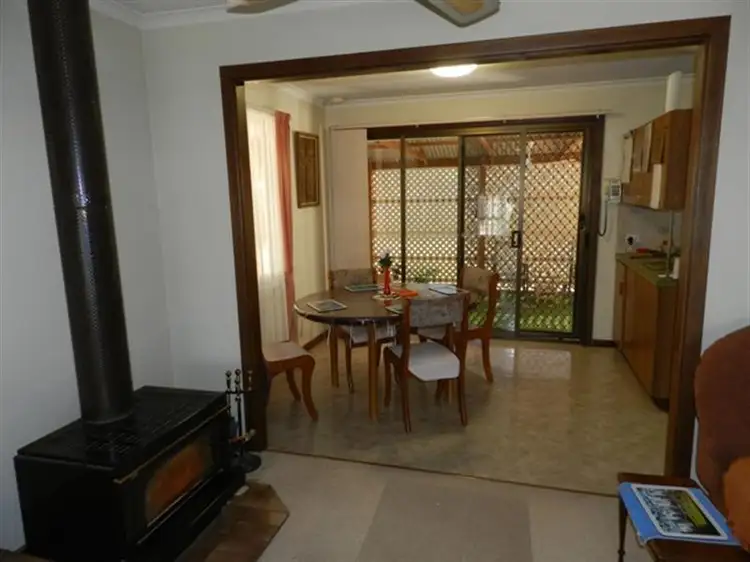 Fifth view of Homely house listing, 8 Westbrook Ave, Loxton SA