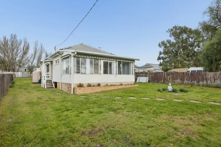 52 Whitton Lane