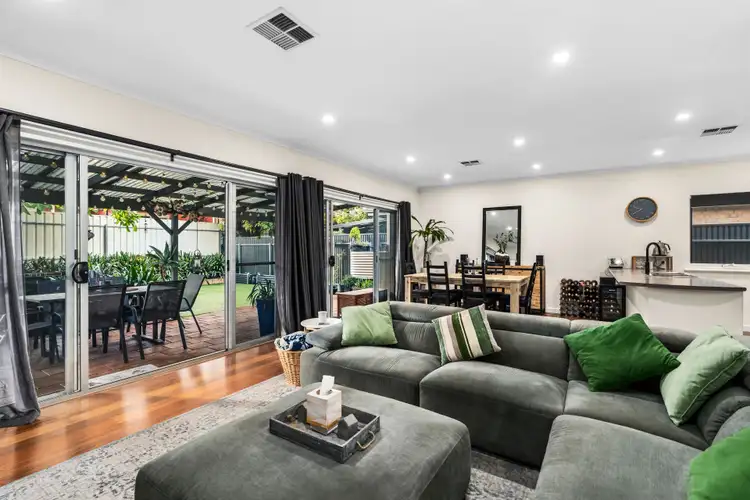 8A Avenue Road