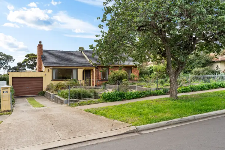 10 Turner Avenue
