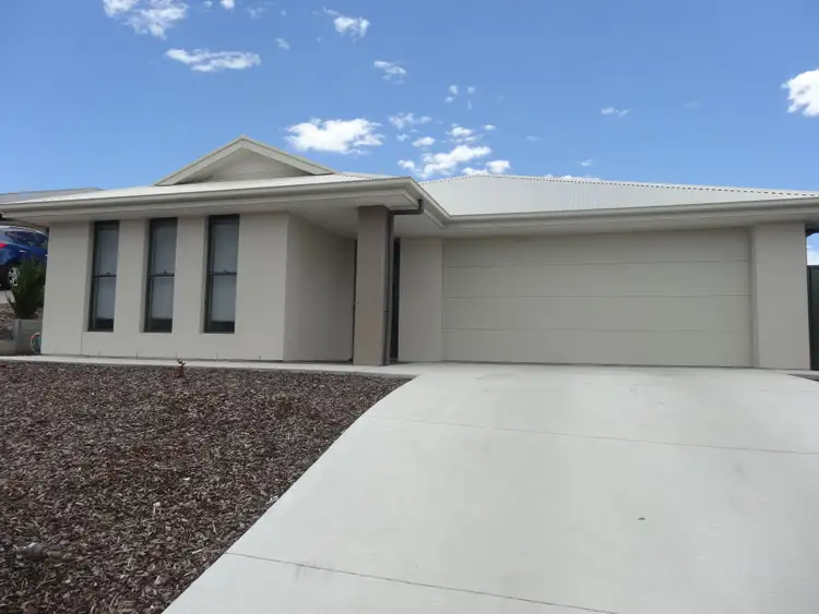 13 Scarlett Court