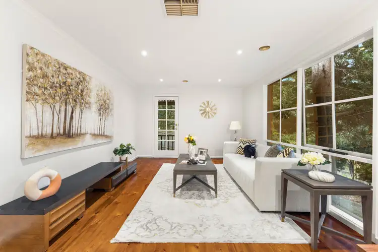 5 Tarrangower Avenue