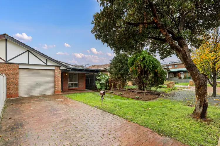 8B Dennis Avenue