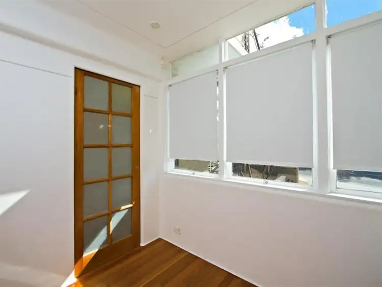 Sixth view of Homely unit listing, 2/35 Windsor Rd, Red Hill QLD