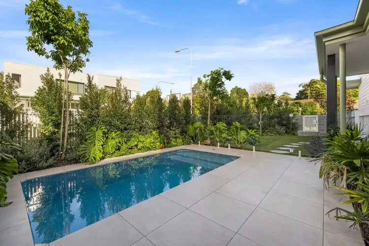 27 Currawong Crescent