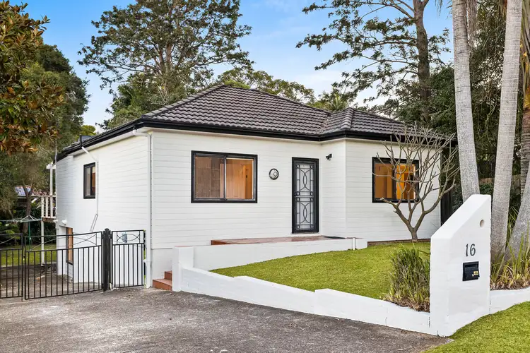 16 Lang Street