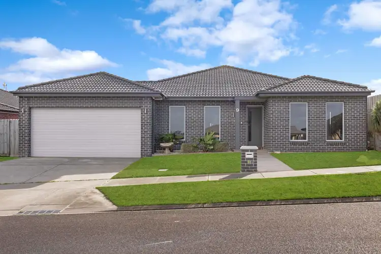 9 Thackeray Drive