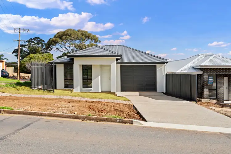 67b Williamson Road