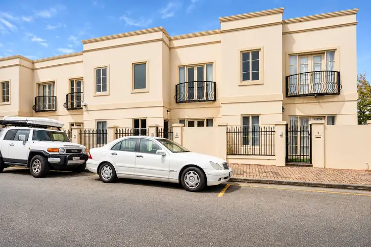 3 Hume Street