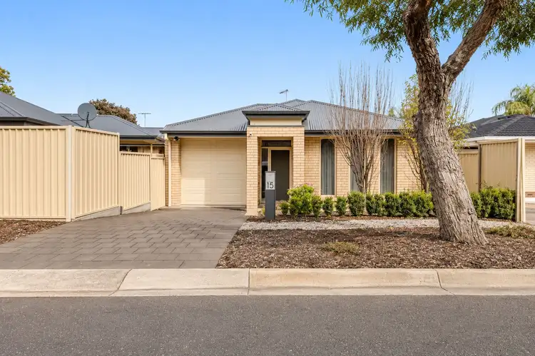 15 Phillip Crescent