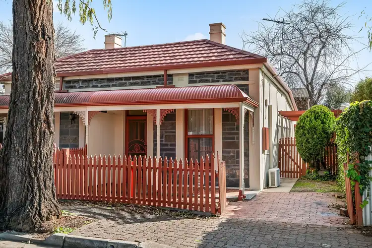 2 George Street