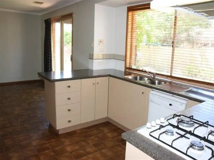 Fifth view of Homely house listing, 2 Herbert Street, Rutherglen VIC 3685
