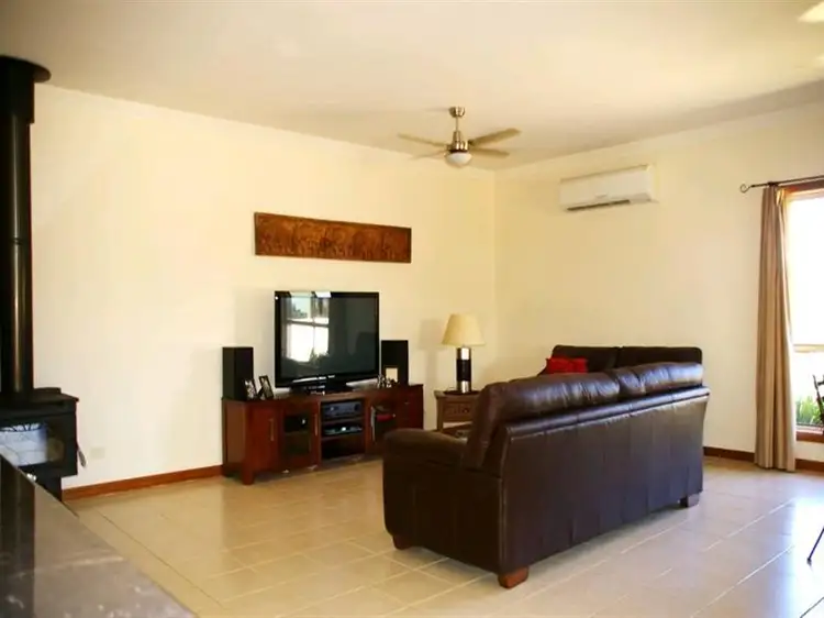 Second view of Homely house listing, 3 Warrakoo Ct, Paringa SA