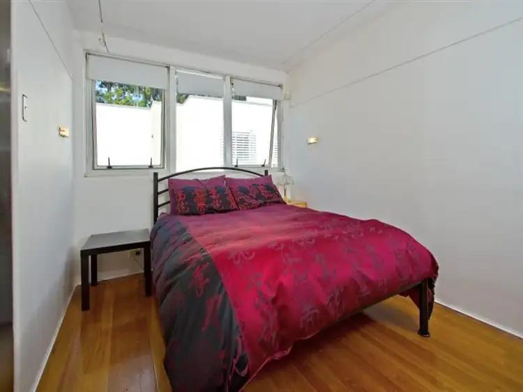 Fifth view of Homely unit listing, 2/35 Windsor Rd, Red Hill QLD