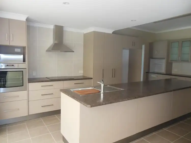 Fourth view of Homely house listing, 15 Dawn Cres, Emerald QLD
