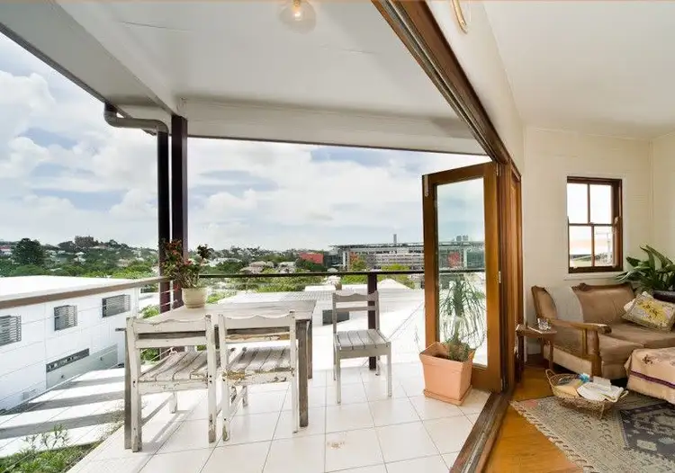 27 Heussler Terrace, Milton QLD 4064